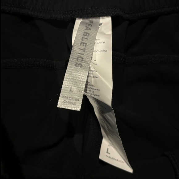 Fabletics Shorts - Picture 2 of 2